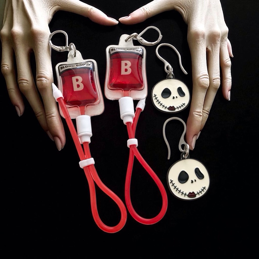 🆕 Blood Bag Type B and Skull Earrings